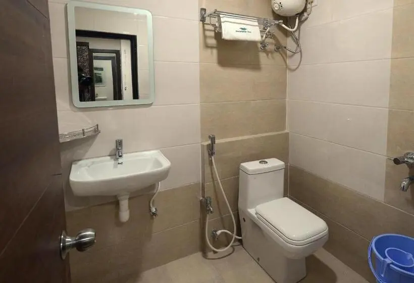 اتاق لوکس, Dwaraka Inn