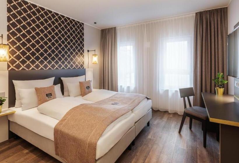 Номер Deluxe, Holiday Inn   The Niu, Mesh Stuttgart Messe, An Ihg