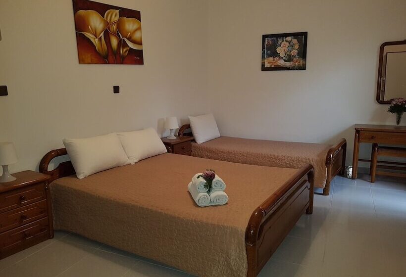 Номер Стандарт Трехместный, Georgia Old Town Apartments