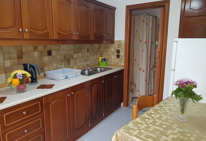 Студио Стандарт Вид на Сад, Georgia Old Town Apartments