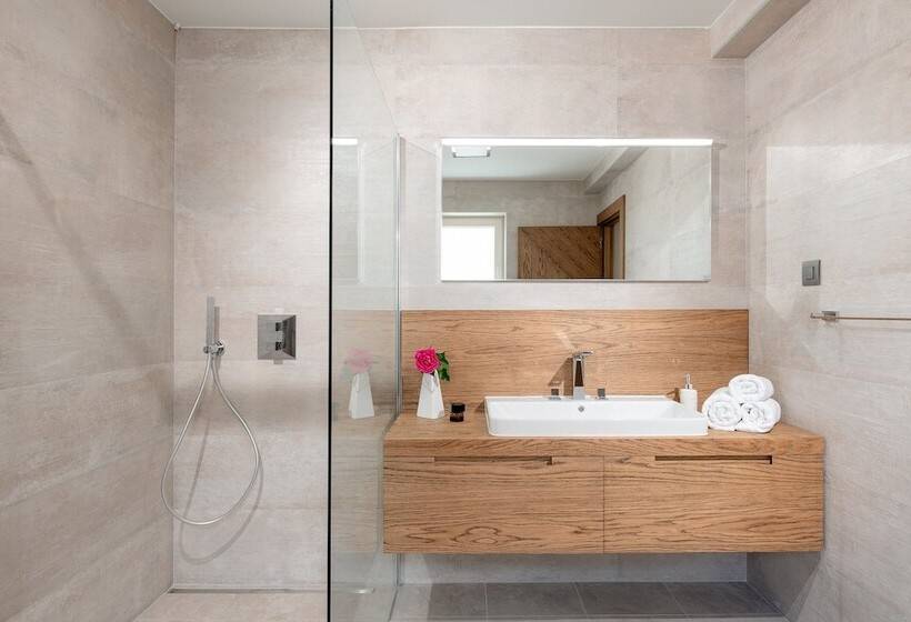 غرفة قياسية, Villa Basca