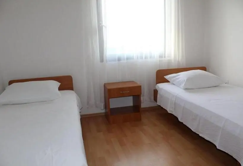 海の見える1ベッドルームアパートメント, Apartments Mate