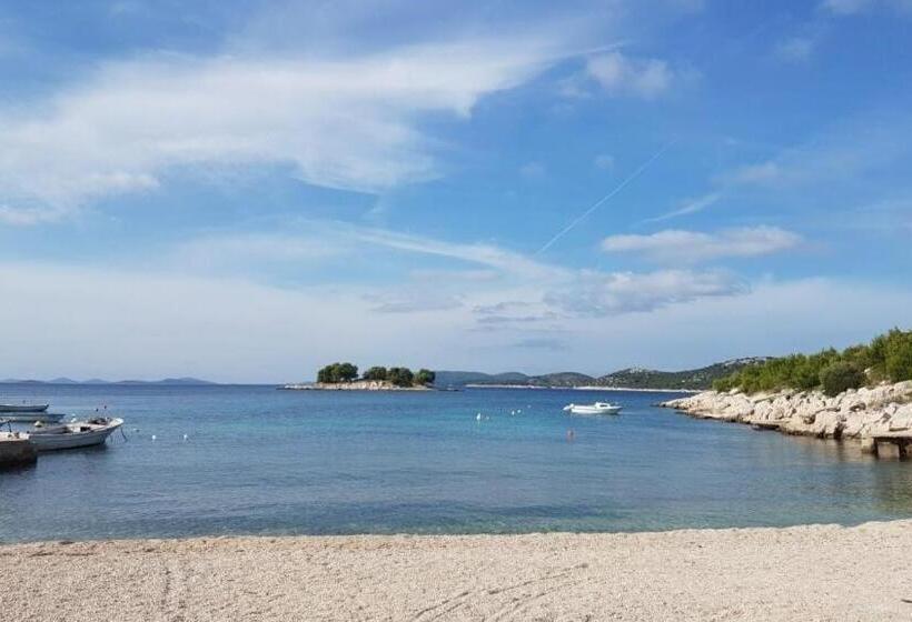 شقة غرفة واحدة, Apartments Mate