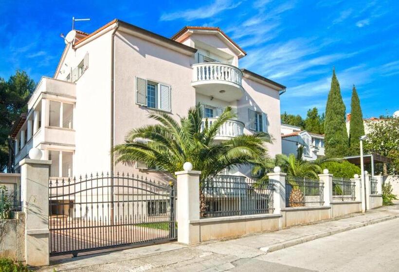 آپارتمان 1 خوابه, Apartments Villa Ori