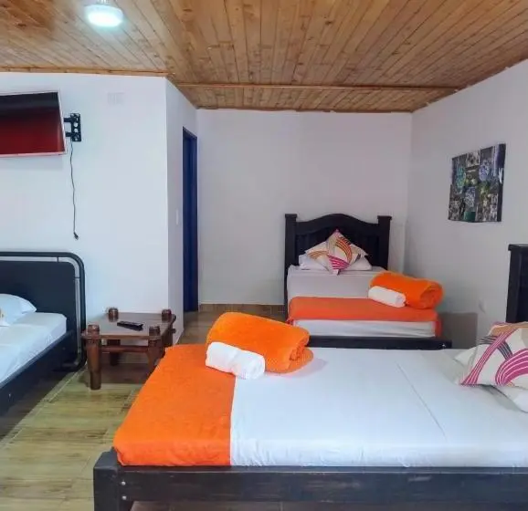 Perhehuone, Finca Hotel Santa Clara