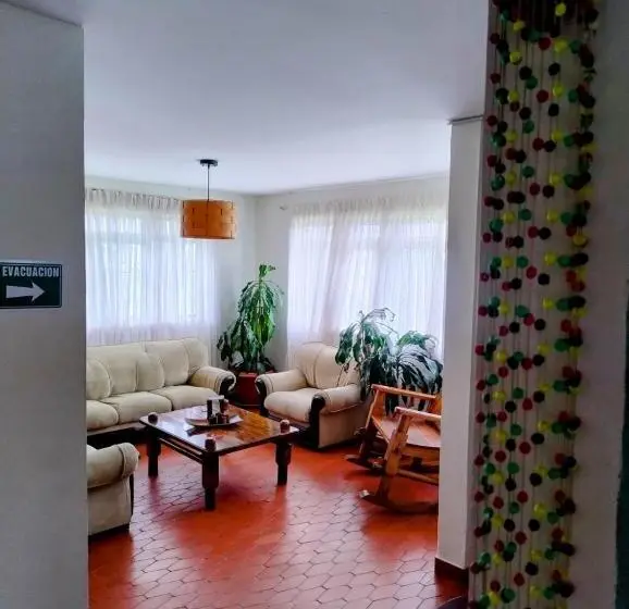 Talo 4 Makuuhuonetta, Finca Hotel Santa Clara