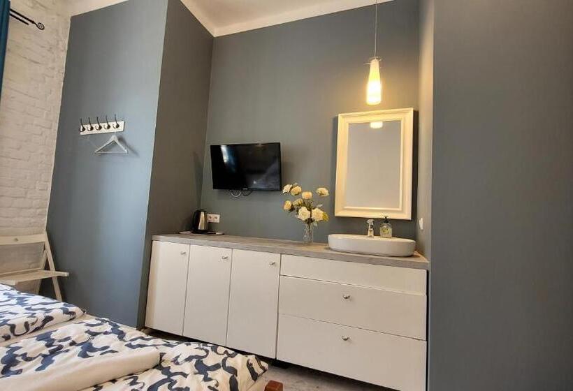 חדר סטנדרט חדר אמבטיה משותף, Chmielna 5 Rooms & Apartments