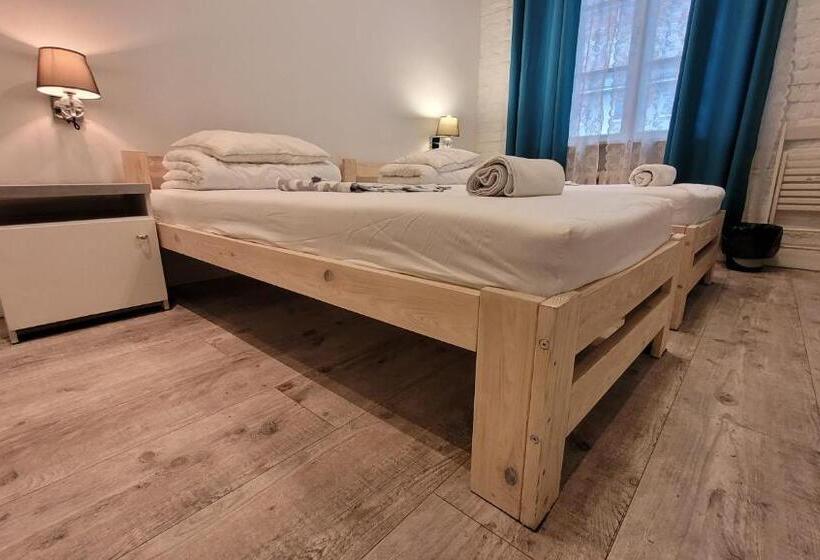 غرفة قياسية حمام مشترك, Chmielna 5 Rooms & Apartments