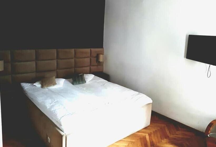 غرفة قياسية حمام مشترك, Chmielna 5 Rooms & Apartments