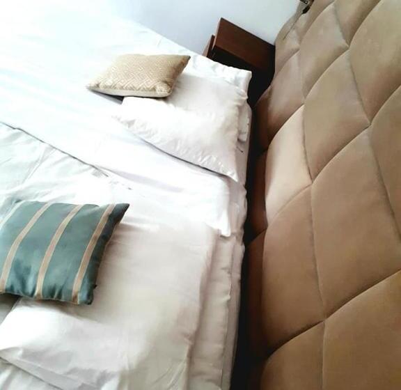 غرفة قياسية حمام مشترك, Chmielna 5 Rooms & Apartments