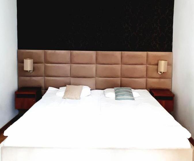 غرفة قياسية حمام مشترك, Chmielna 5 Rooms & Apartments