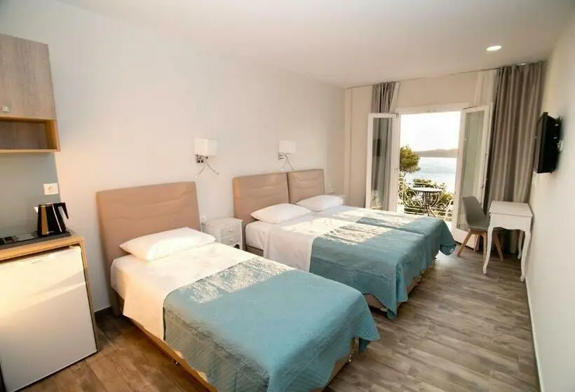 Chambre Triple Standard Vue Mer, Hyperion