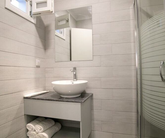 جناح مطلّ علي البحر, Hyperion