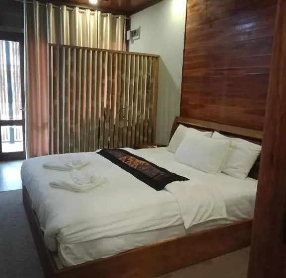 Deluxe-huone, Charming Lao