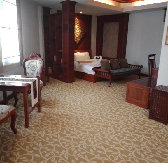 غرفة قياسية, Charming Lao