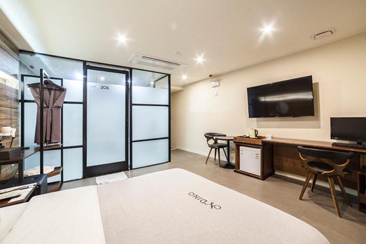 اتاق استاندارد, Busan Station Dino