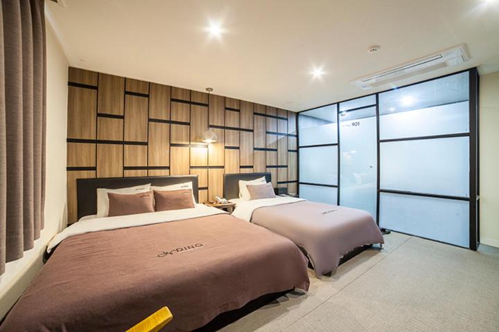 اتاق استاندارد, Busan Station Dino