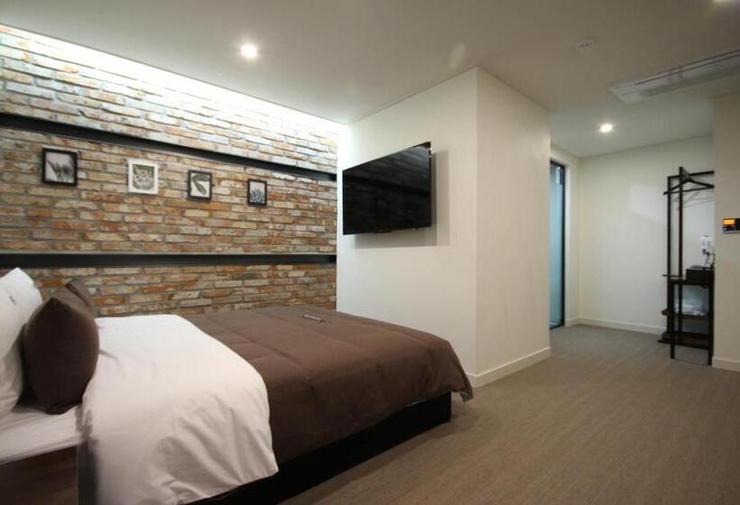 اتاق لوکس, Busan Station Dino