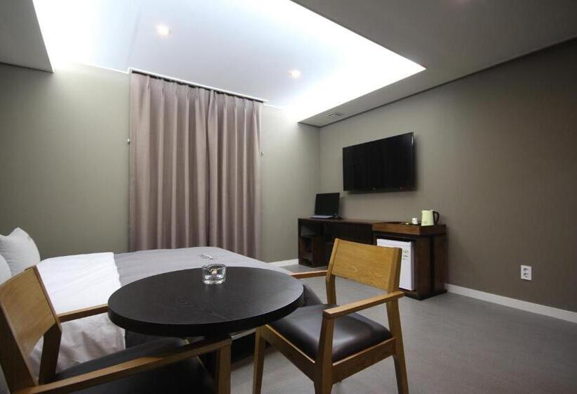 اتاق سوپریور, Busan Station Dino