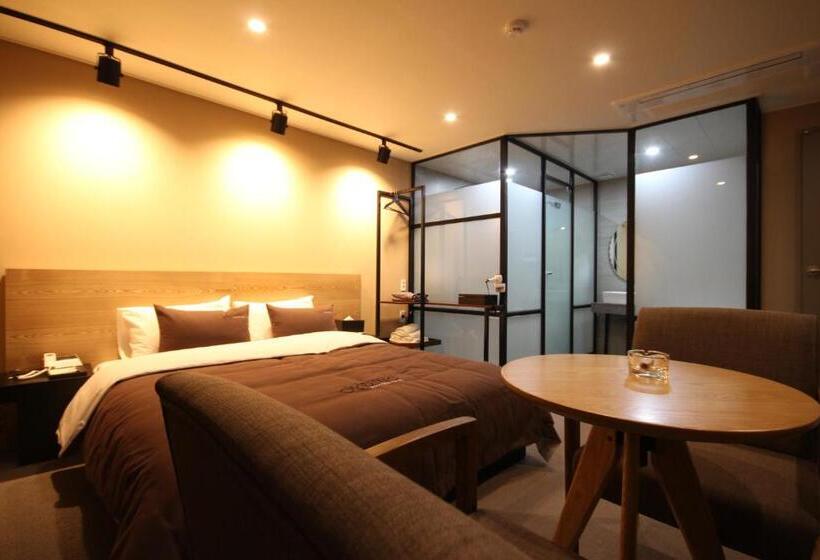 اتاق سوپریور, Busan Station Dino