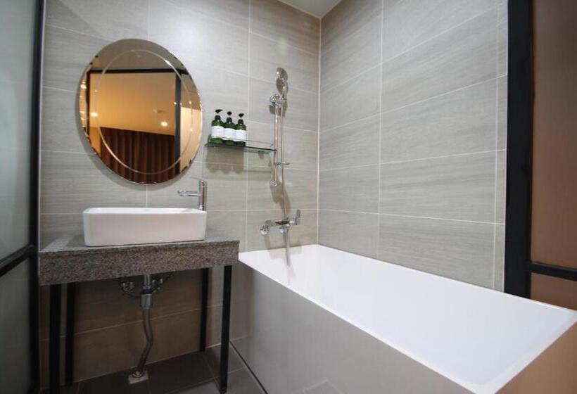 اتاق سوپریور, Busan Station Dino