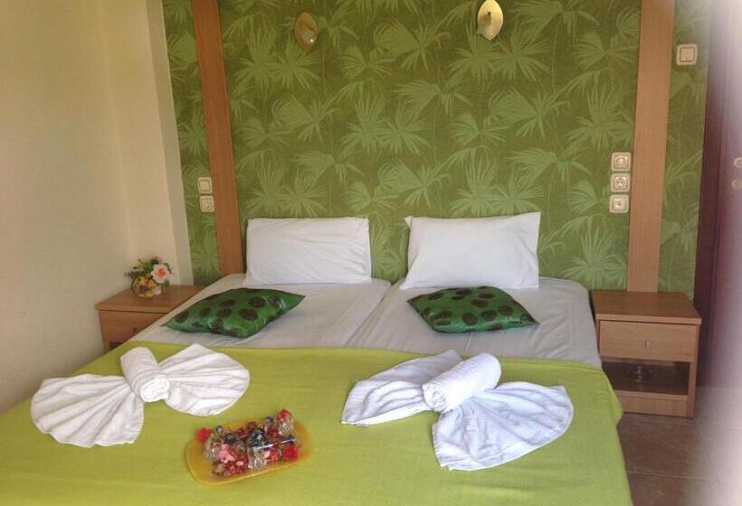 غرفة عائلية, Karagianni