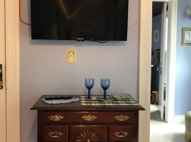 Номер Стандарт, Blue Gables Bed And Breakfast