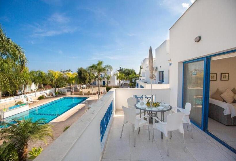 Апартаменты 1 Спальня, Flouressia Gardens