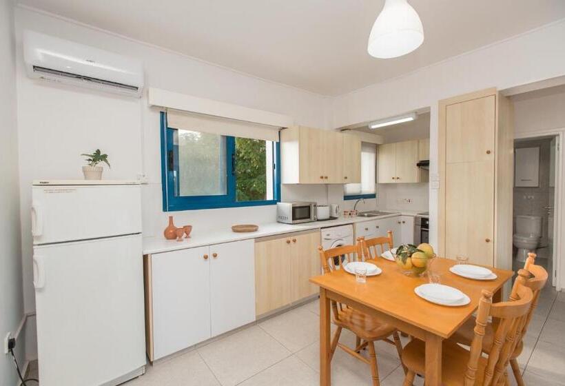 Апартаменты 1 Спальня, Flouressia Gardens