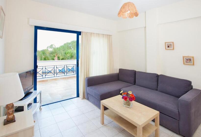 Апартаменты 1 Спальня, Flouressia Gardens