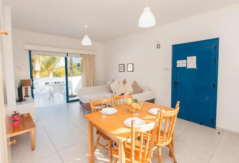 Апартаменты 1 Спальня, Flouressia Gardens