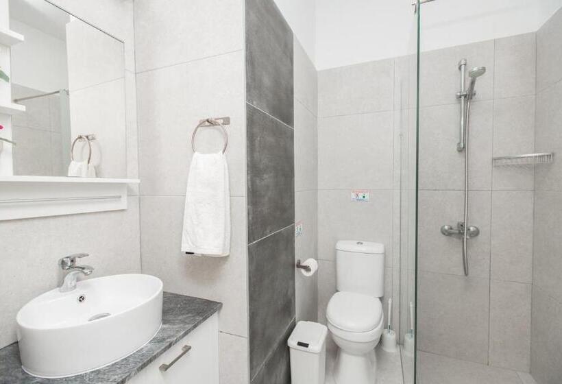 Бунгало Стандарт, Flouressia Gardens