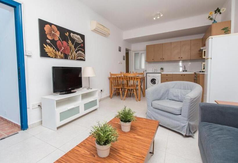 Бунгало Стандарт, Flouressia Gardens