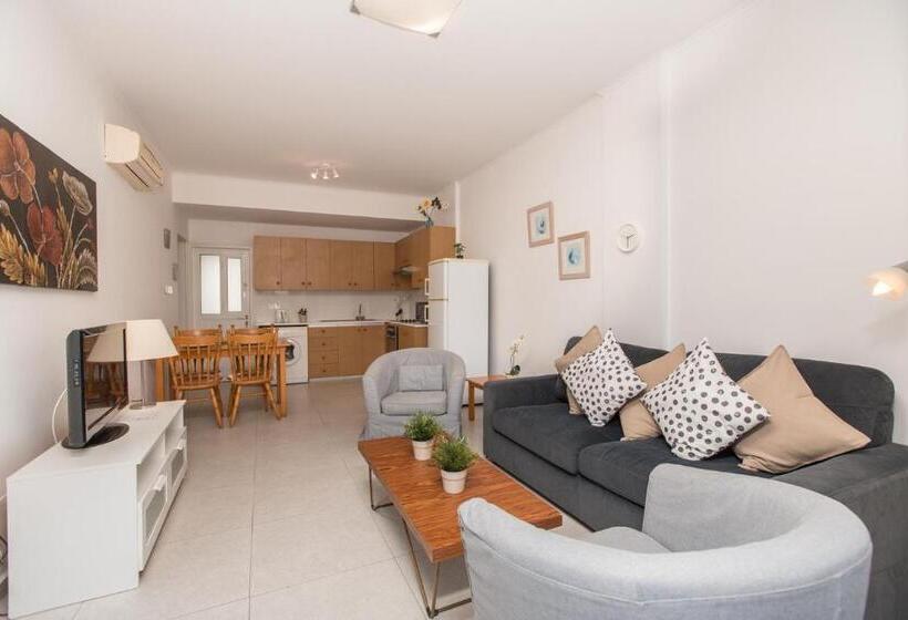 Бунгало Стандарт, Flouressia Gardens