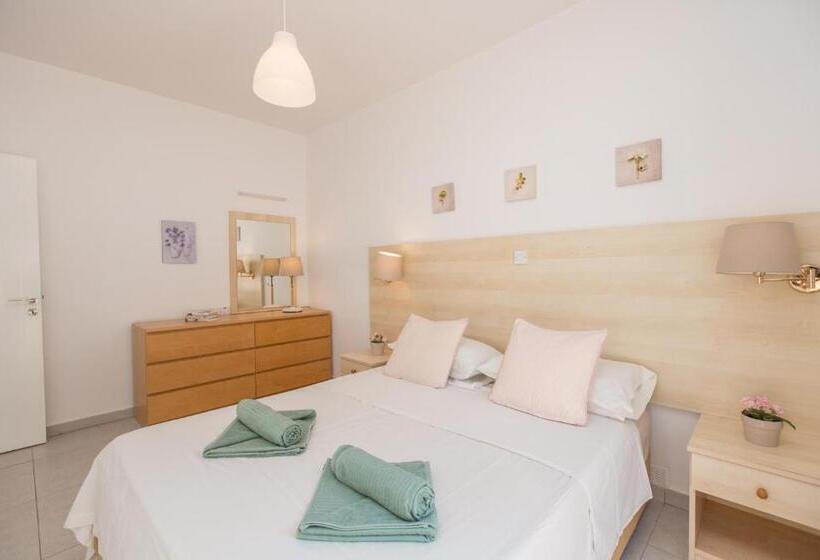 Апартаменты 2 Спальни, Flouressia Gardens