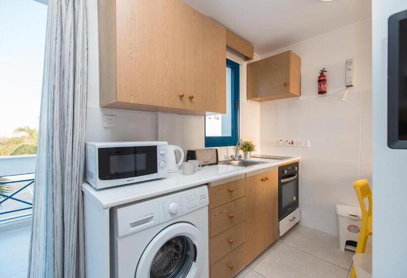 Студия Стандарт, Flouressia Gardens