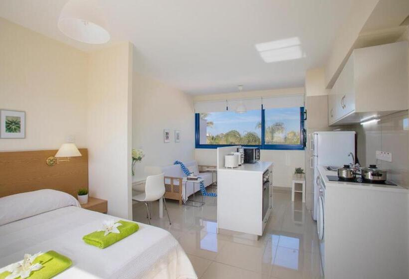 Студия Deluxe, Flouressia Gardens