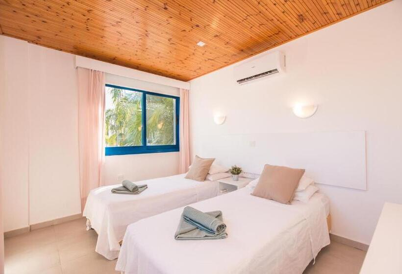 Вилла 2 Спальни, Flouressia Gardens