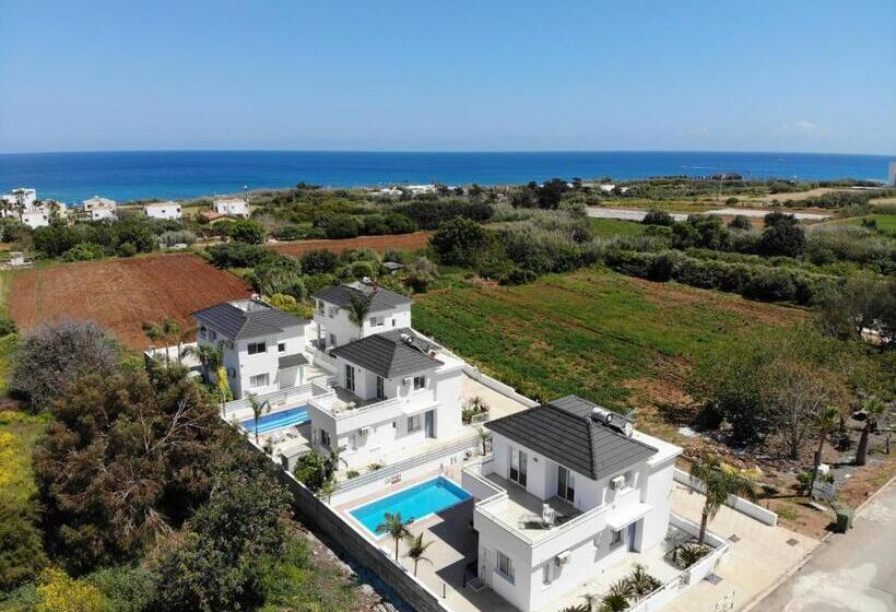 Вилла с 1 спальней и бассейном, Flouressia Gardens