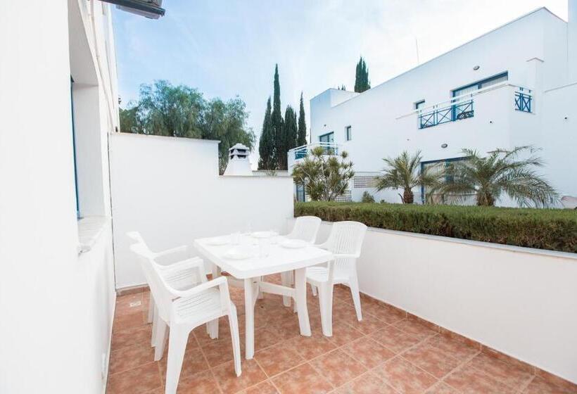 Бунгало Стандарт, Flouressia Gardens