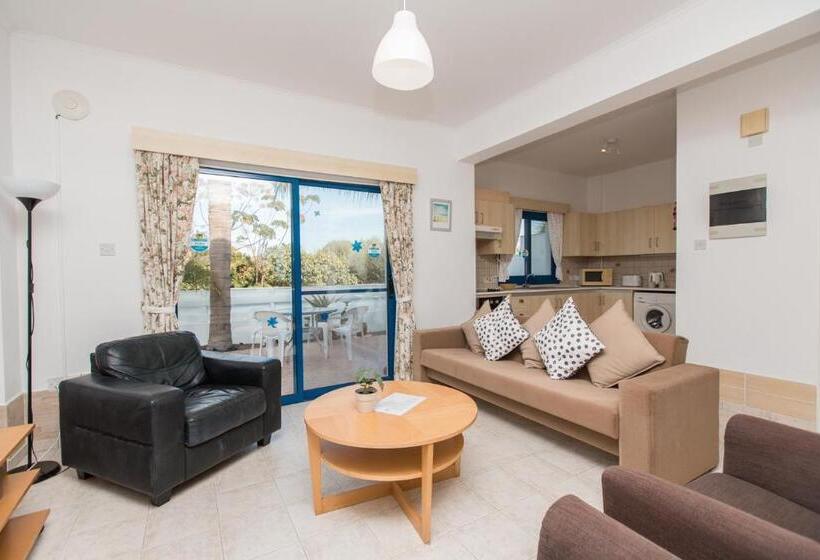 Бунгало Стандарт, Flouressia Gardens