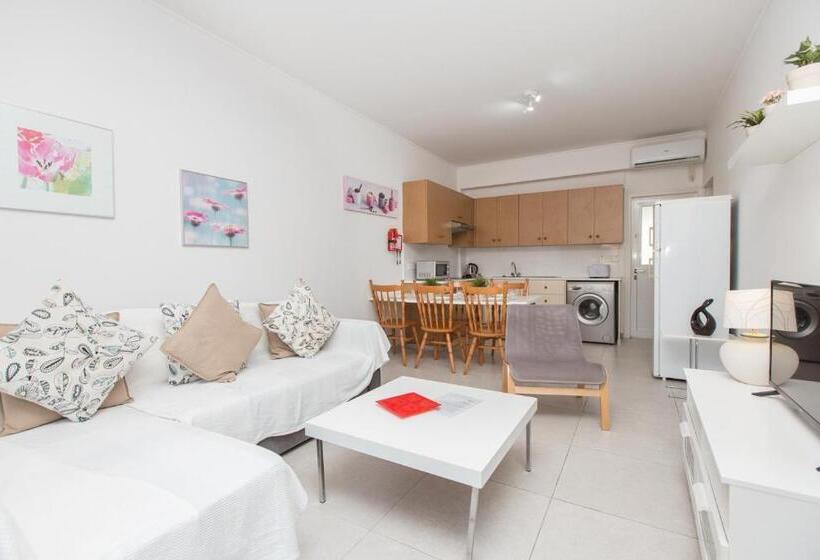 Бунгало Стандарт, Flouressia Gardens