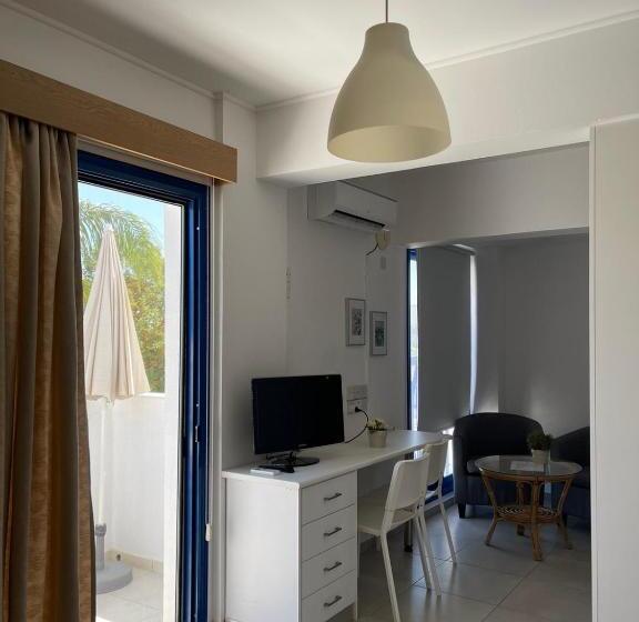 Студия Deluxe, Flouressia Gardens