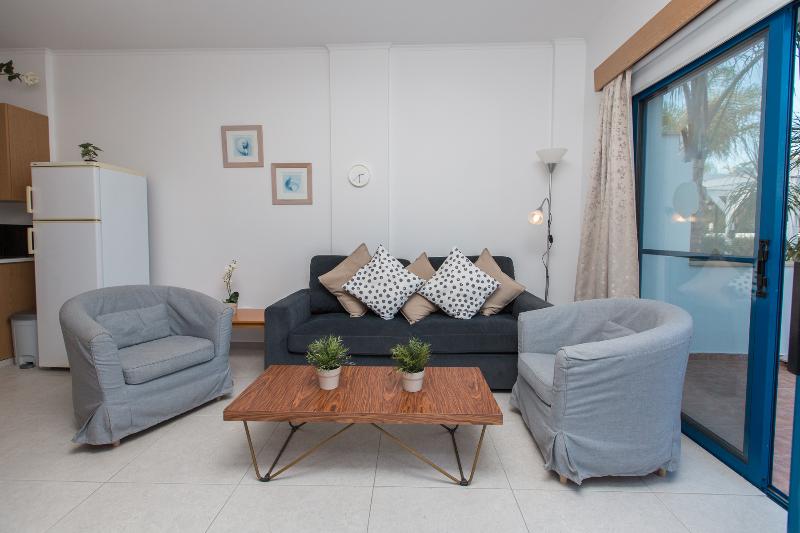 Бунгало Стандарт, Flouressia Gardens