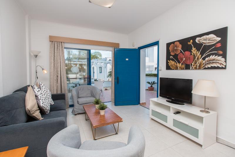 Бунгало Стандарт, Flouressia Gardens