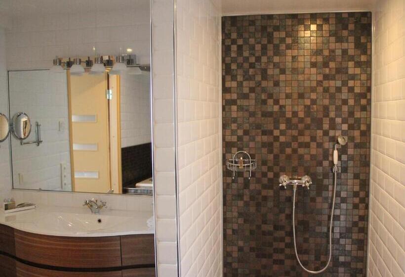 סוויטה דלוקס, Arkipelag