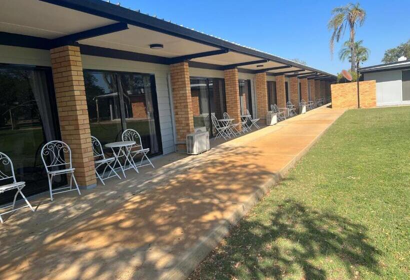 带大床的标准间, Jumbuck Motor Inn Pool Pet Friendly Section King Beds