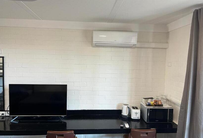 家庭间, Jumbuck Motor Inn Pool Pet Friendly Section King Beds