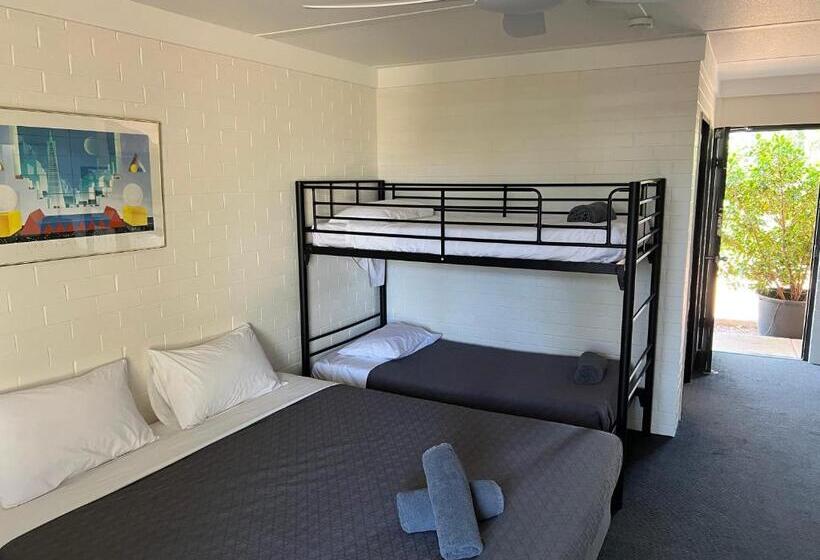 家庭间, Jumbuck Motor Inn Pool Pet Friendly Section King Beds