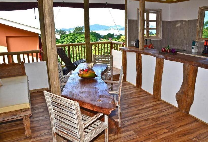 خانه 2 خوابه, Kaz Ladouceur